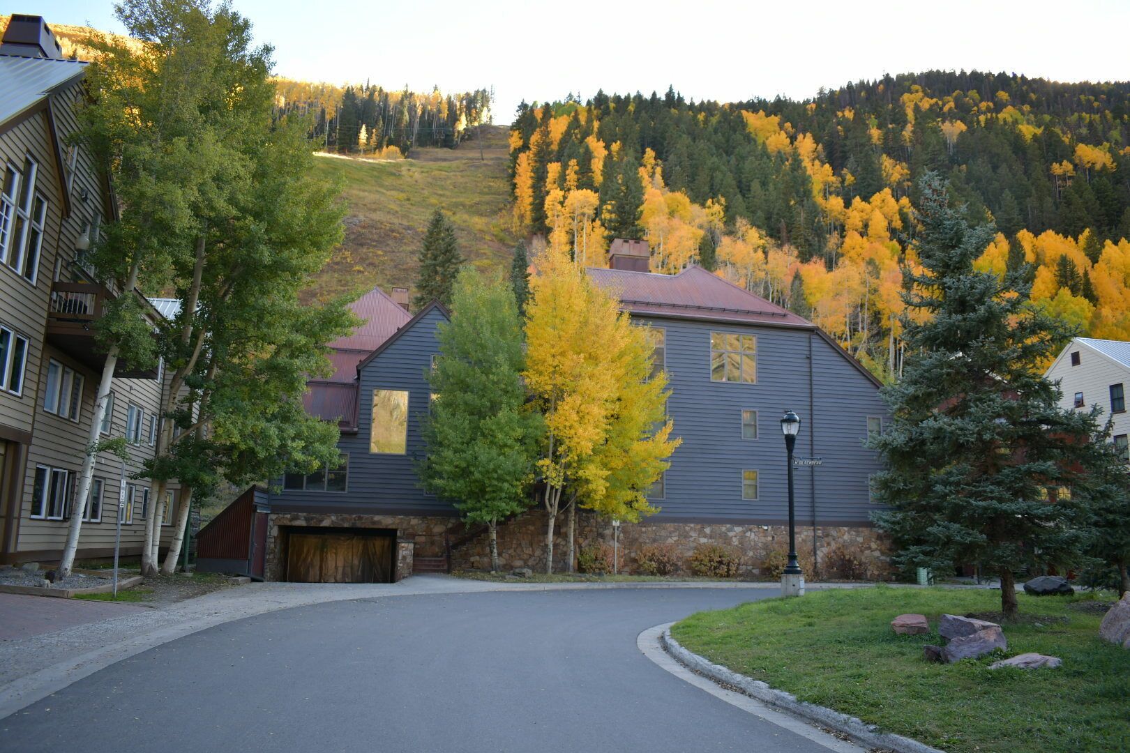 Ski In Ski Out 3 Bedroom Condo In Beautiful Telluride, CO Hot Tub!