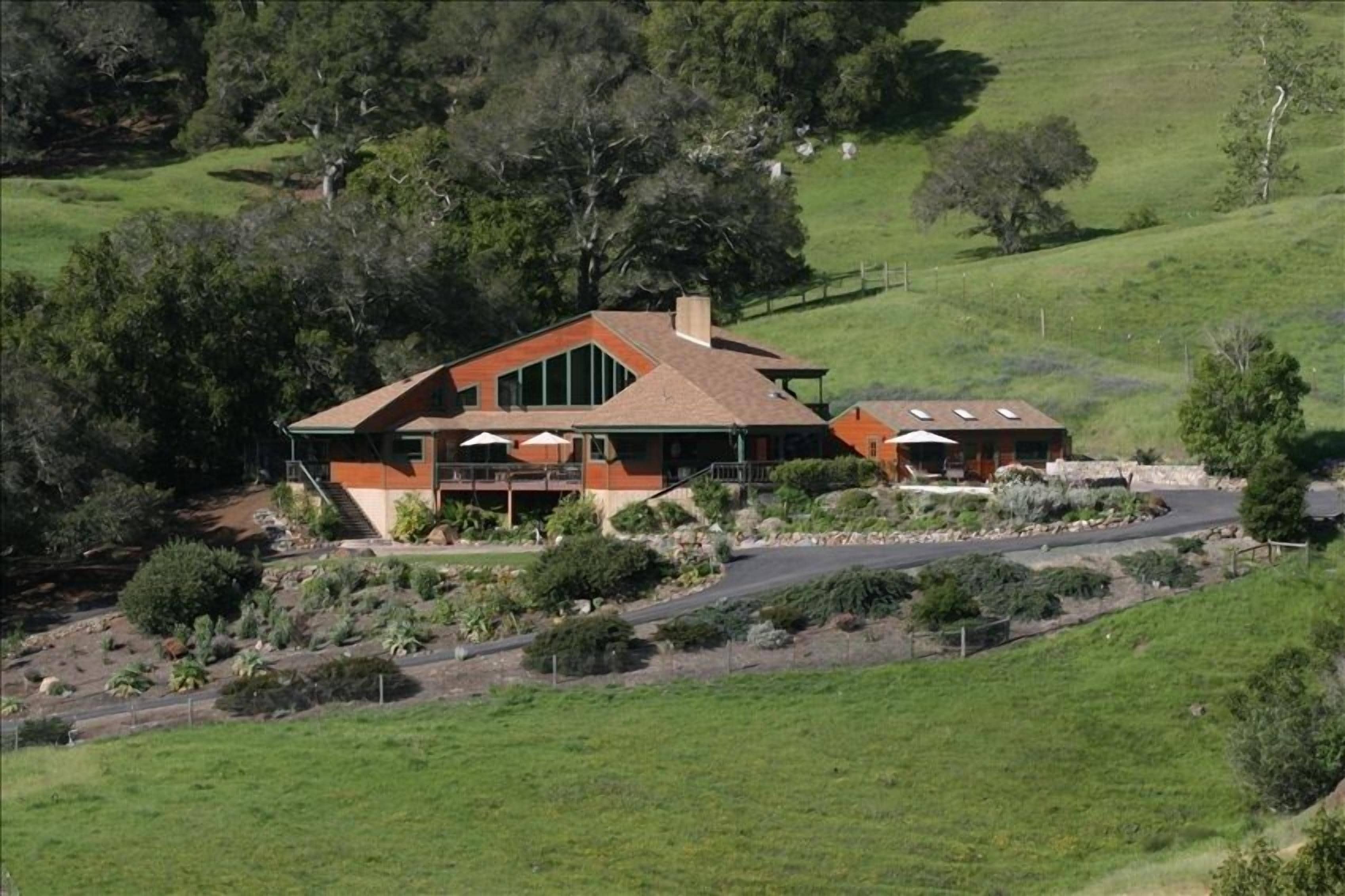 Destination Luxury Ranch Retreat 8Bd/7ba+/Pool+Tennis+Home Gym 850 coastal acres