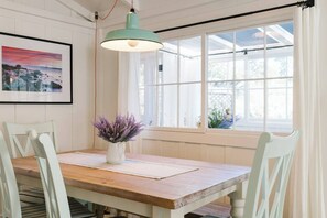 Dining - Barefoot Luxury in Carmel - December Bookings Available (Carmel)