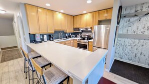 Fridge, microwave, oven, stovetop - Luxury Condo w/ FREE WiFi, Parking, Heated Pool, Hot Tubs, Skier Shuttles (Avon)