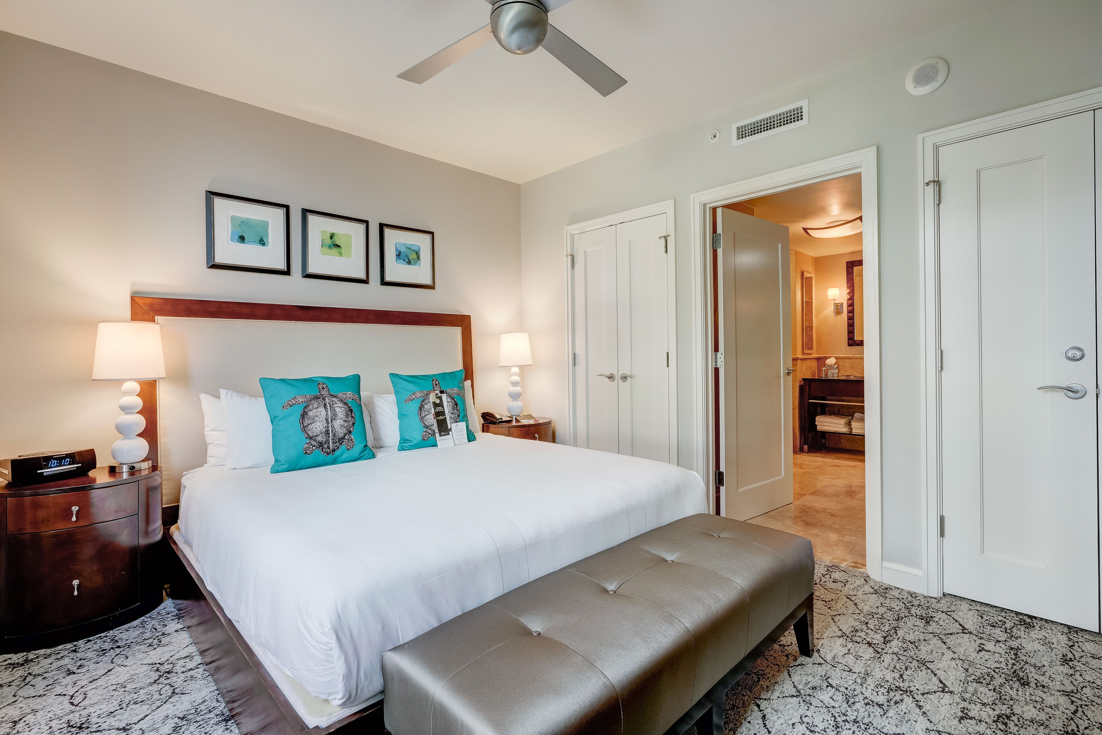 Resort Lagoon Pool View Suite