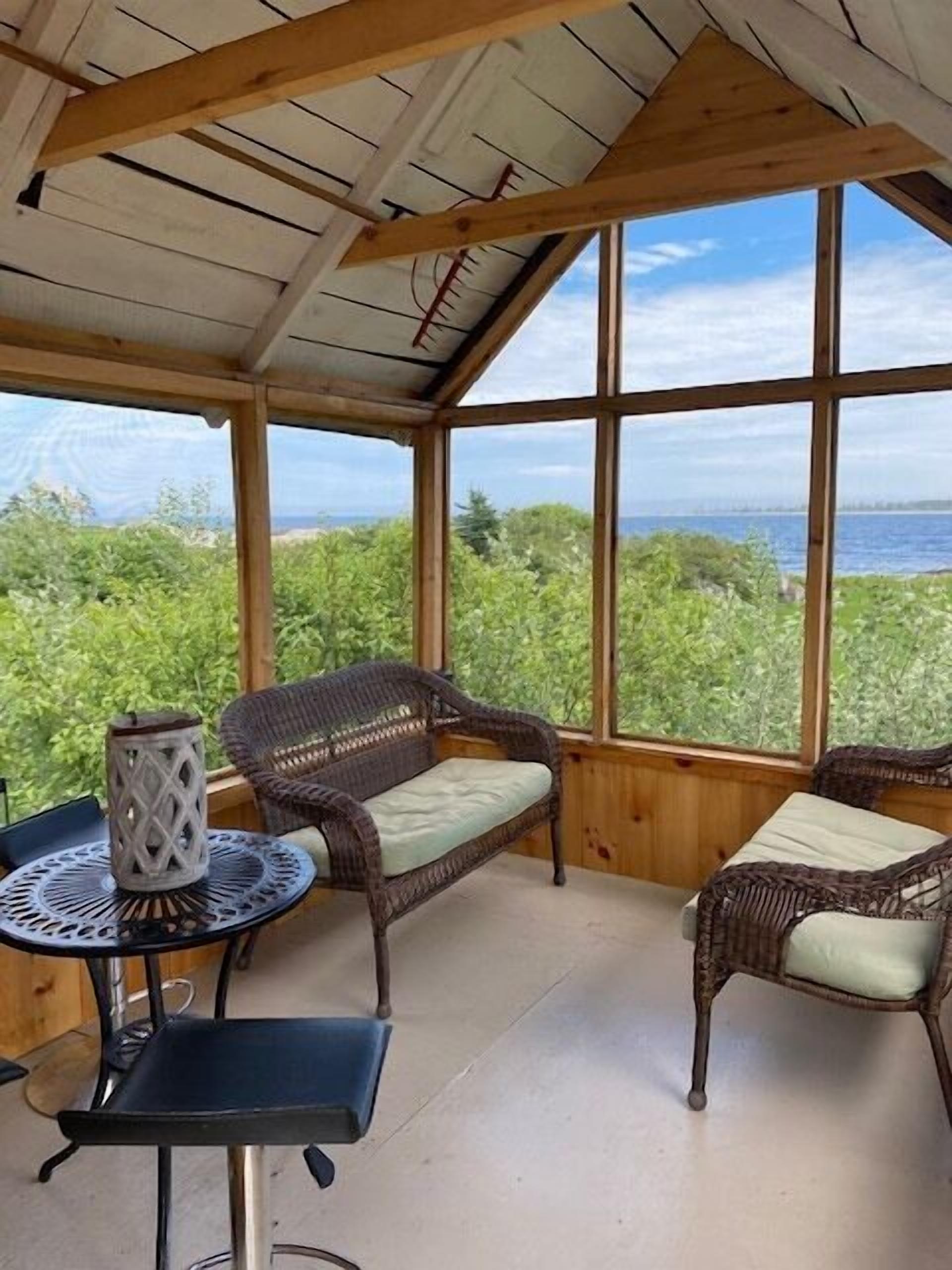 Screened in Room ! Everyone loves this spot ! 