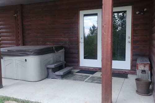Spacious 11BR Cabin for Groups | Near Granby Ranch