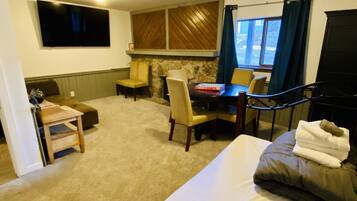 11 habitaciones, tabla de planchar con plancha y cuna de viaje