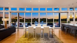 Interior - Healdsburg, CA Amazing Resort-like Estate Healdsburg -- 4BD / 3BA (Healdsburg)