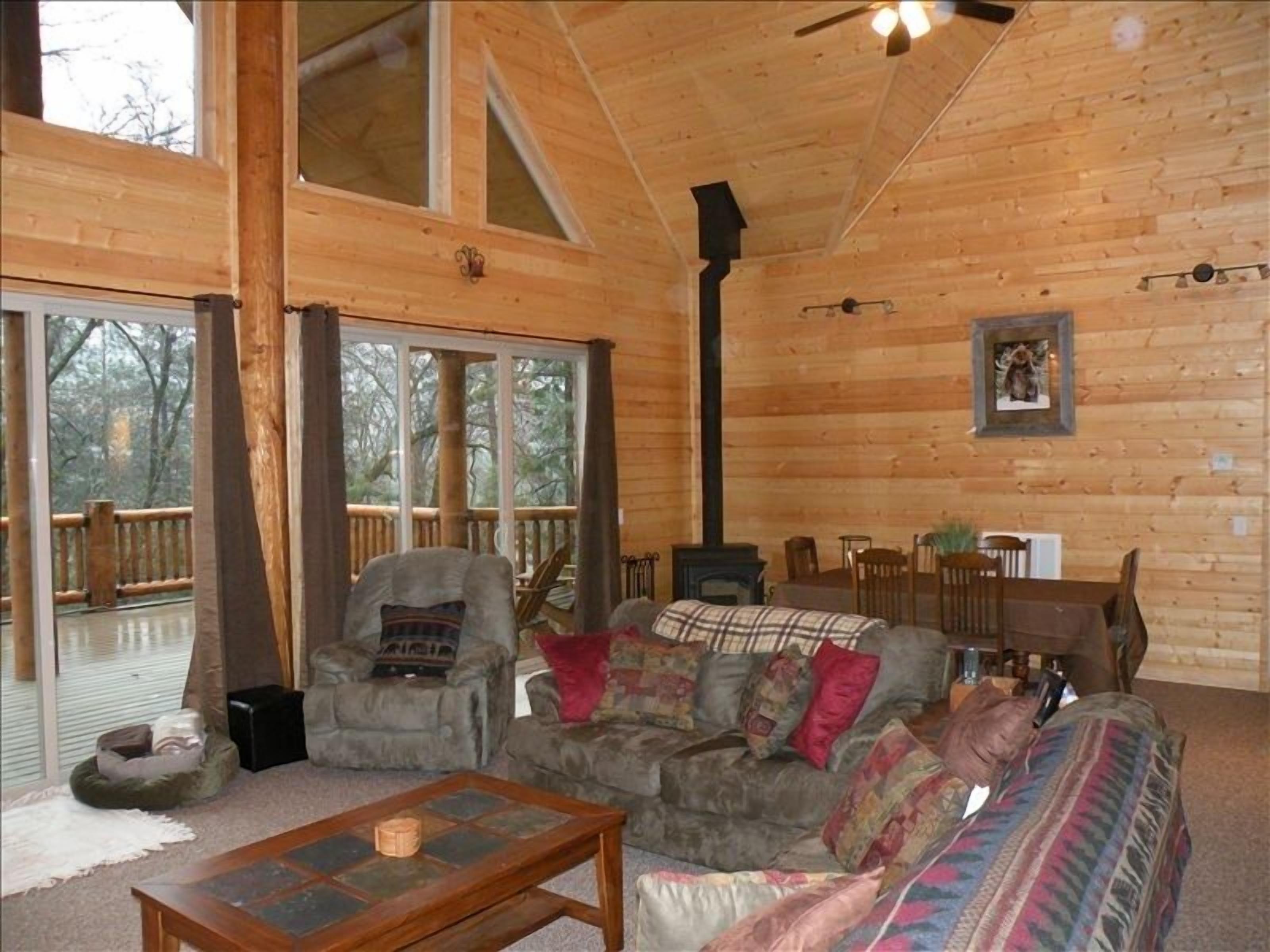 Myers' Hillside Hideaway w/ Boat Slip