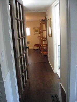 Interior - YELLOW ROOF B&B - In The Heart Of Prince Edward County, 1 Night Stays Welcome (Prince Edward)