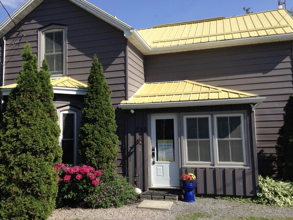 تفاصيل الفندق من الخارج