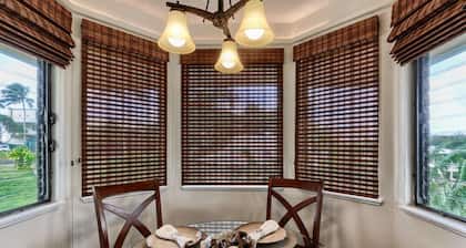 Impeccable 2-Bedroom Villa near Hanalei Bay's Pristine Sands