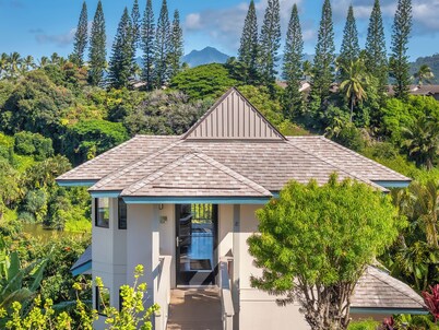 Impeccable 2-Bedroom Villa near Hanalei Bay's Pristine Sands
