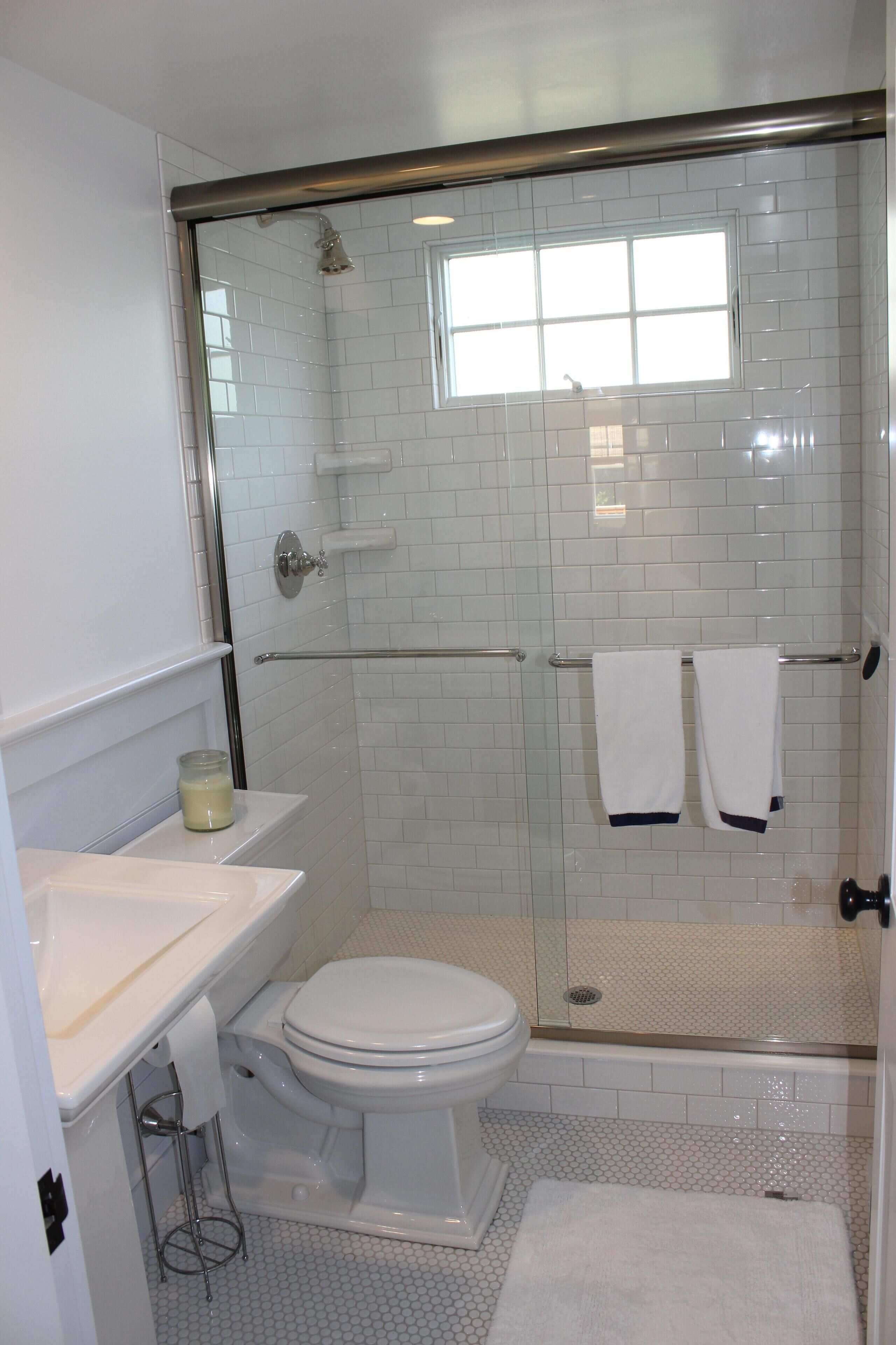 LOCATION & VIEW - Water Front Home In Chatham Village 