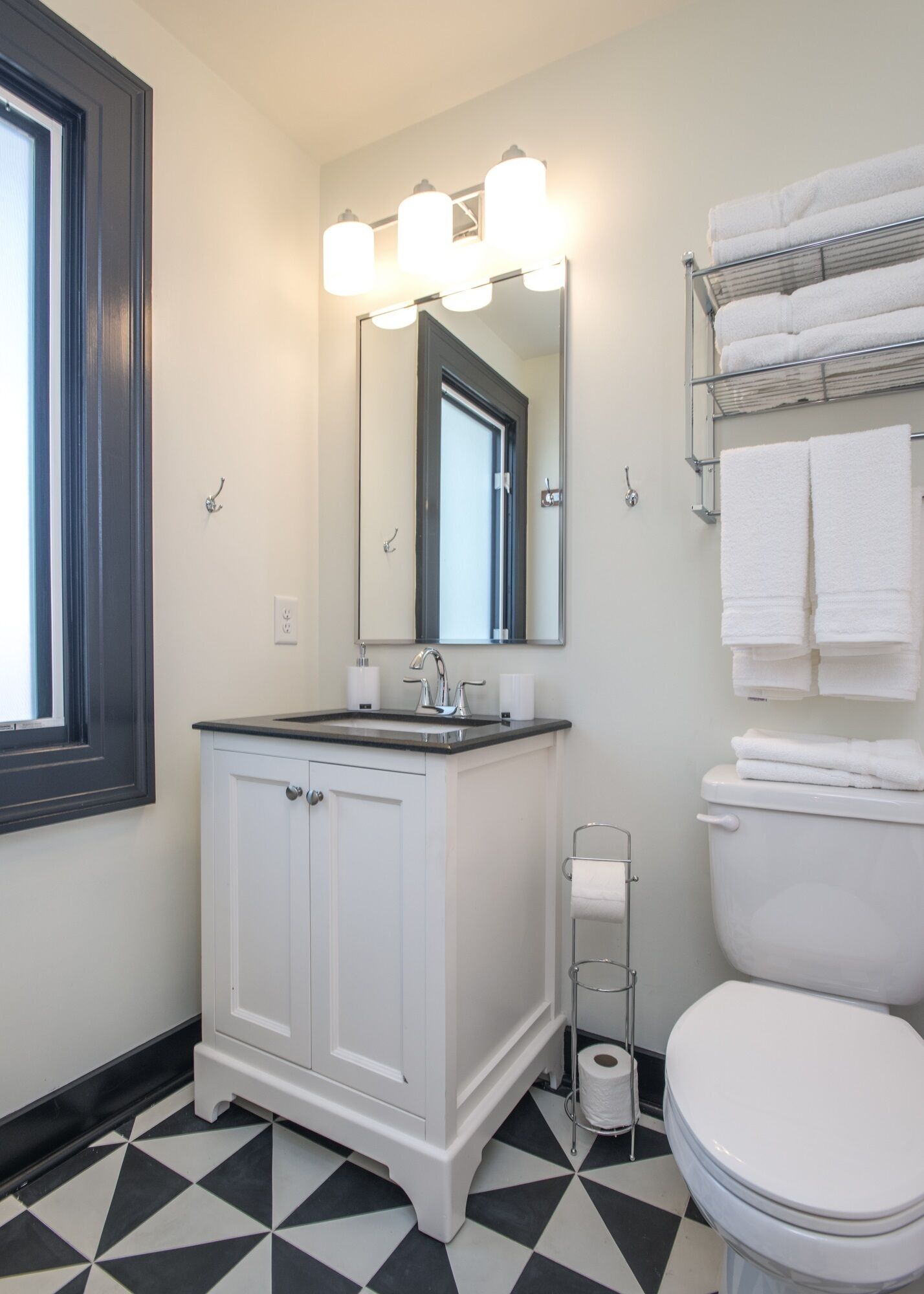 Fabulous Suite 12. South Nashville!