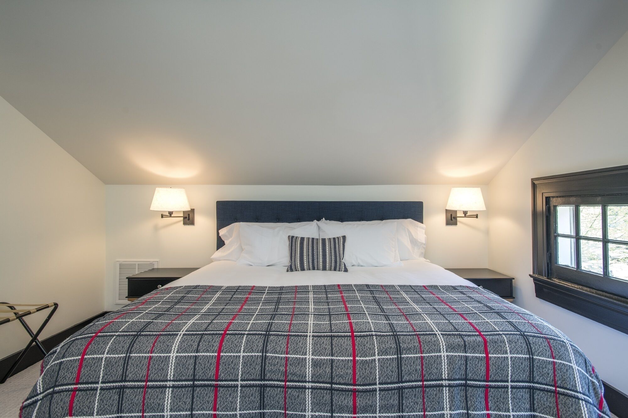 Fabulous Suite 12. South Nashville!