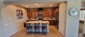 "Non-Smoking, No Pets" 2 Bedroom On Golf Course ~ Swimming Pool & Golf Cart!