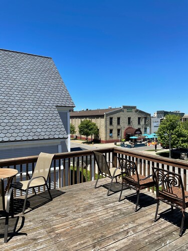 Historic downtown 3 bedroom close to everything!!! 