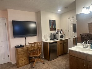 Interior - Relaxing Retreat in Ivins — Near Snow Canyon & Tuacahn Amphitheatre (Ivins)