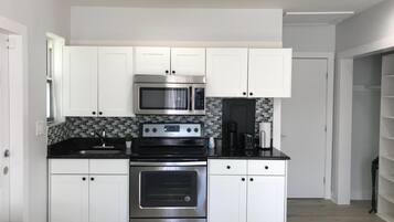 Coffee/tea maker, microwave
