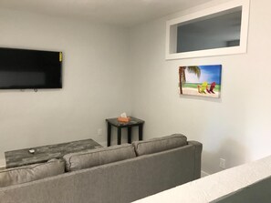 50-inch LCD TV with satellite channels, TV, Netflix - Pompano Breeze (Pompano Beach)