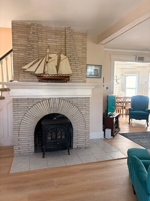Interior - Family Vacation Home in Avon- Half a Block From the Beach with Ocean View Porch (Avon-by-the-Sea)