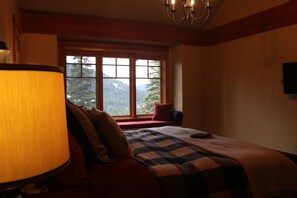 5 soverom, skrivebord, strykejern/-brett og wi-fi (inkludert)