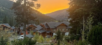 Family Friendly Mountain View Luxury Chalet