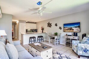 TV, DVD player - Maui Vista! Beautiful Remodeled, AC, Walk to Shops, Beach and Dinning! (Kihei)