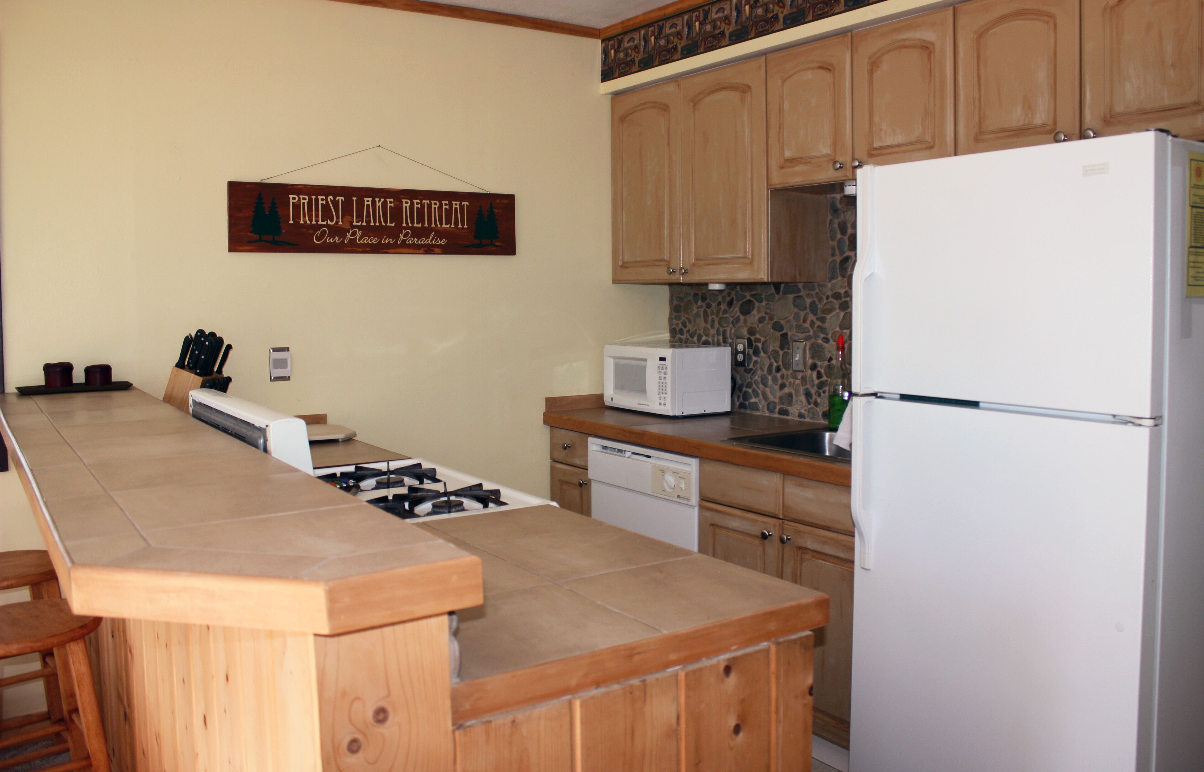 Priest Lake Cozy cottage with modern amenities - winter or summer