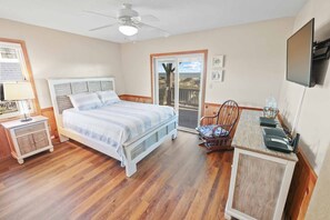 4 bedrooms, desk, free WiFi, bed sheets - Oceanfront Home w/ Pool, Hot Tub, Game Room, Community Pool & Tennis/Pickleball (Avon)