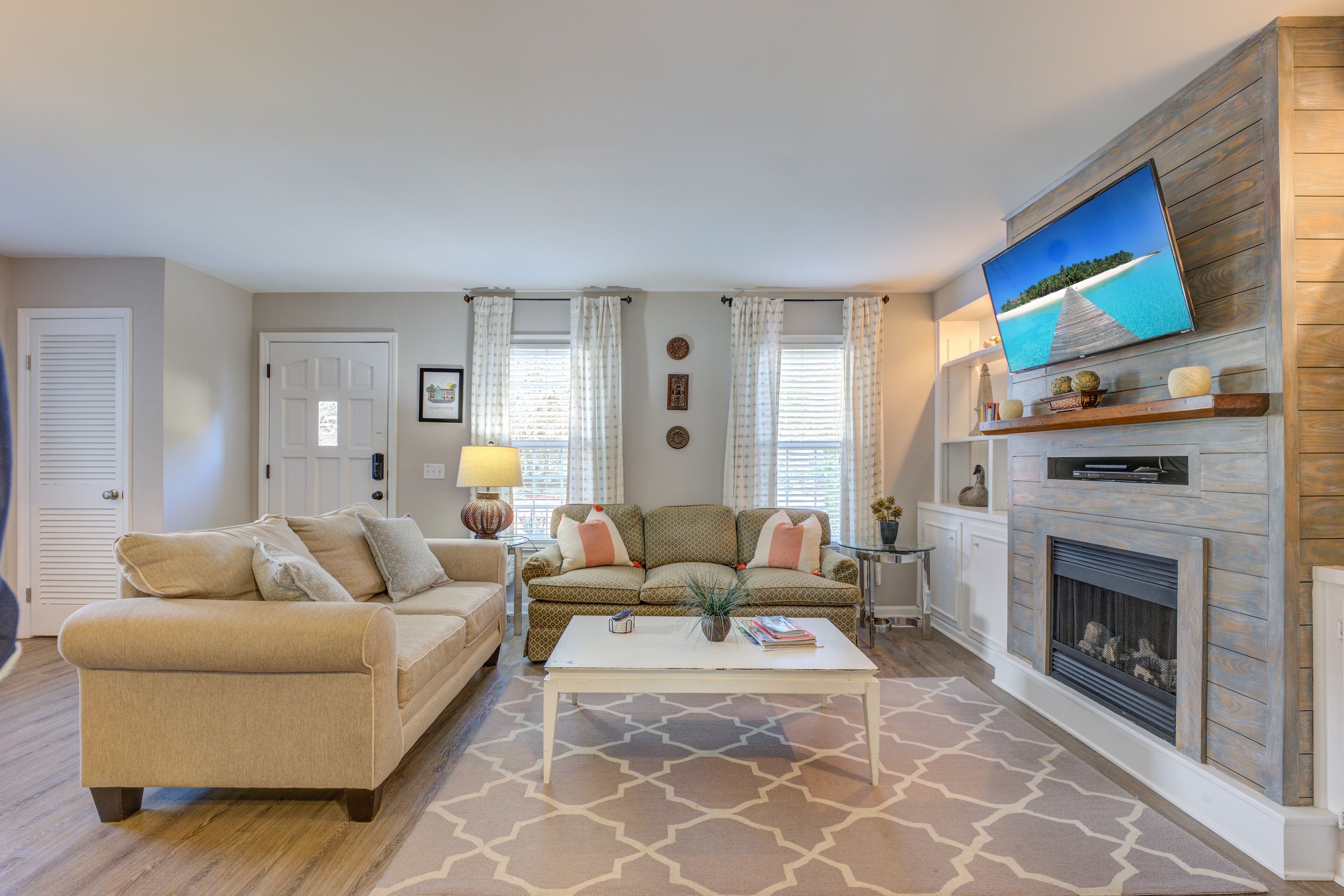 Classic Charleston Townhouse in Mt Pleasant