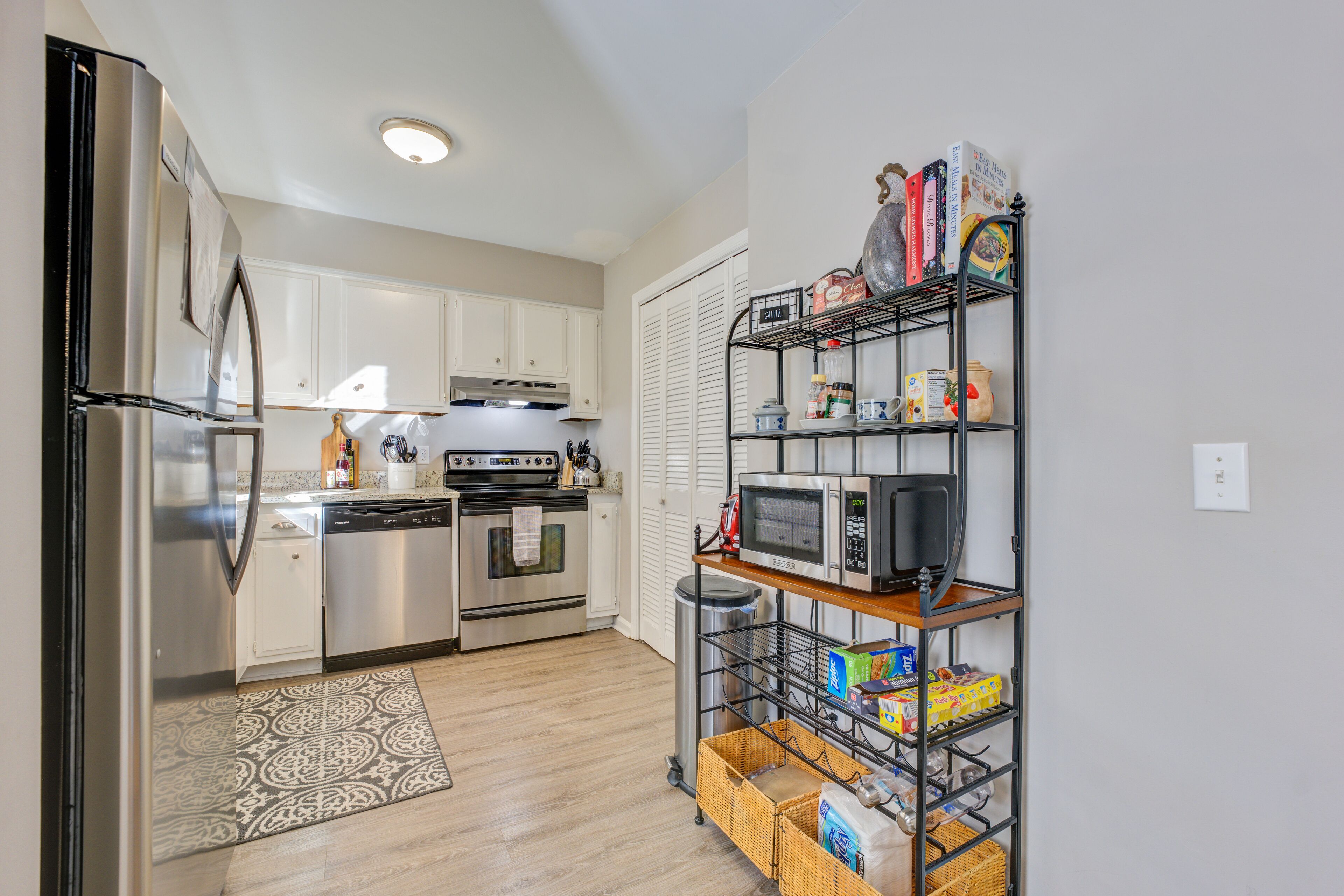 Classic Charleston Townhouse in Mt Pleasant