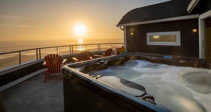 Big Blue, 13 Steps to the Beach, Guest House, Game Room, Oceanfront, WiFi, Hot Tub
