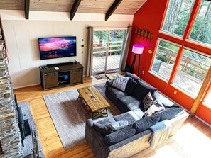 Smart TV, fireplace, Hulu, DVD player