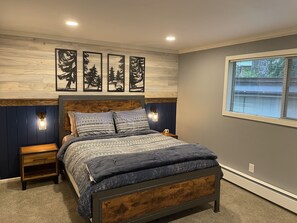 2 bedrooms, iron/ironing board, free WiFi, bed sheets - Alderbrook Golf Retreat - with AC, fast Wi-Fi, and EV charger (Union)