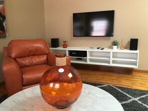 Fernseher, Stereoanlage