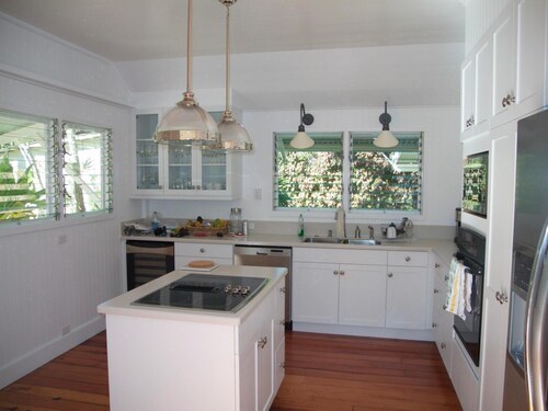 Newly renovated piece of paradise.  Experience Old Hawaii at its best.