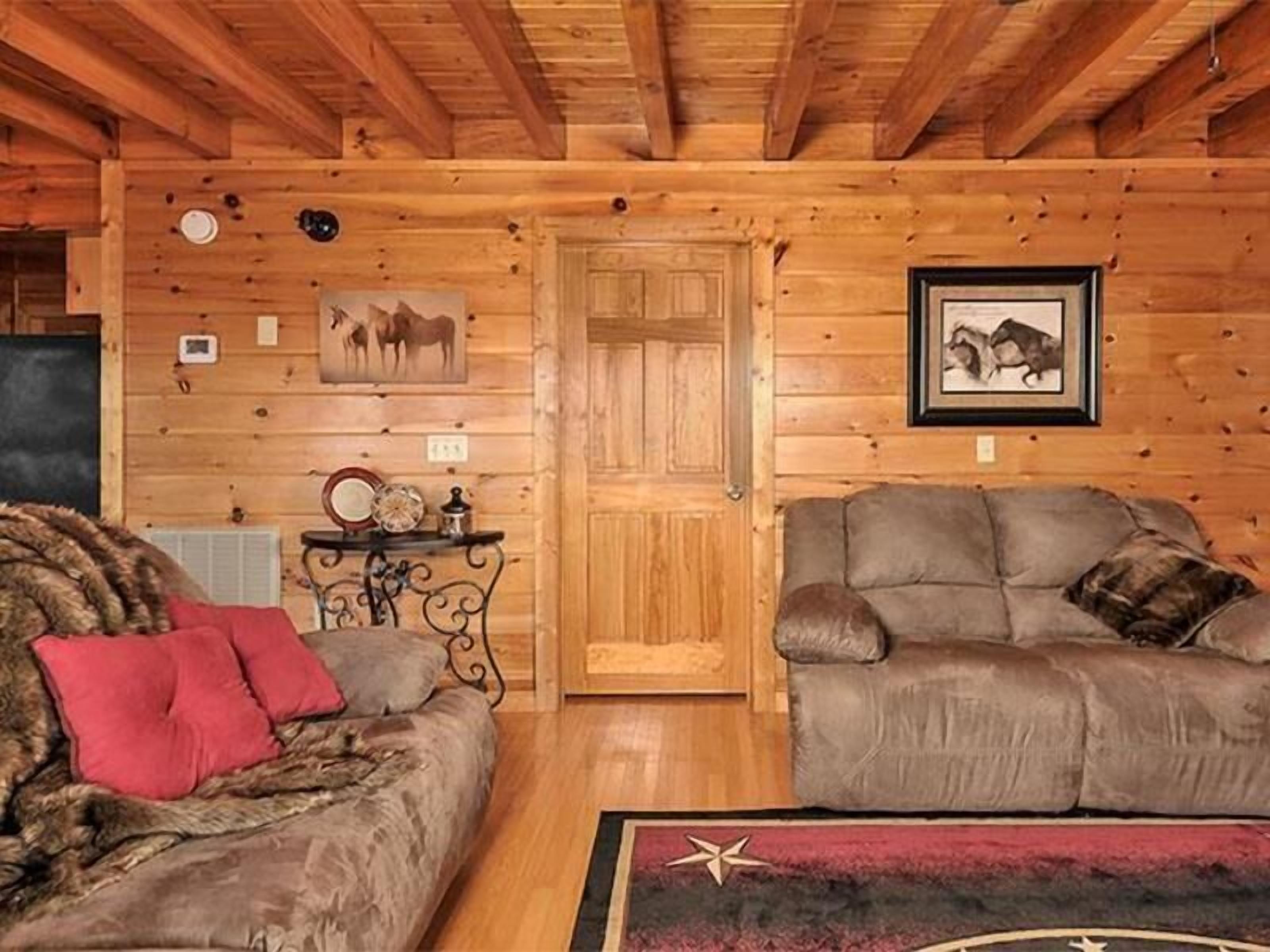 Star Light - 5 Star Cabin w/ a 5 Star Mountain View! ft. a Brand New Hot Tub!