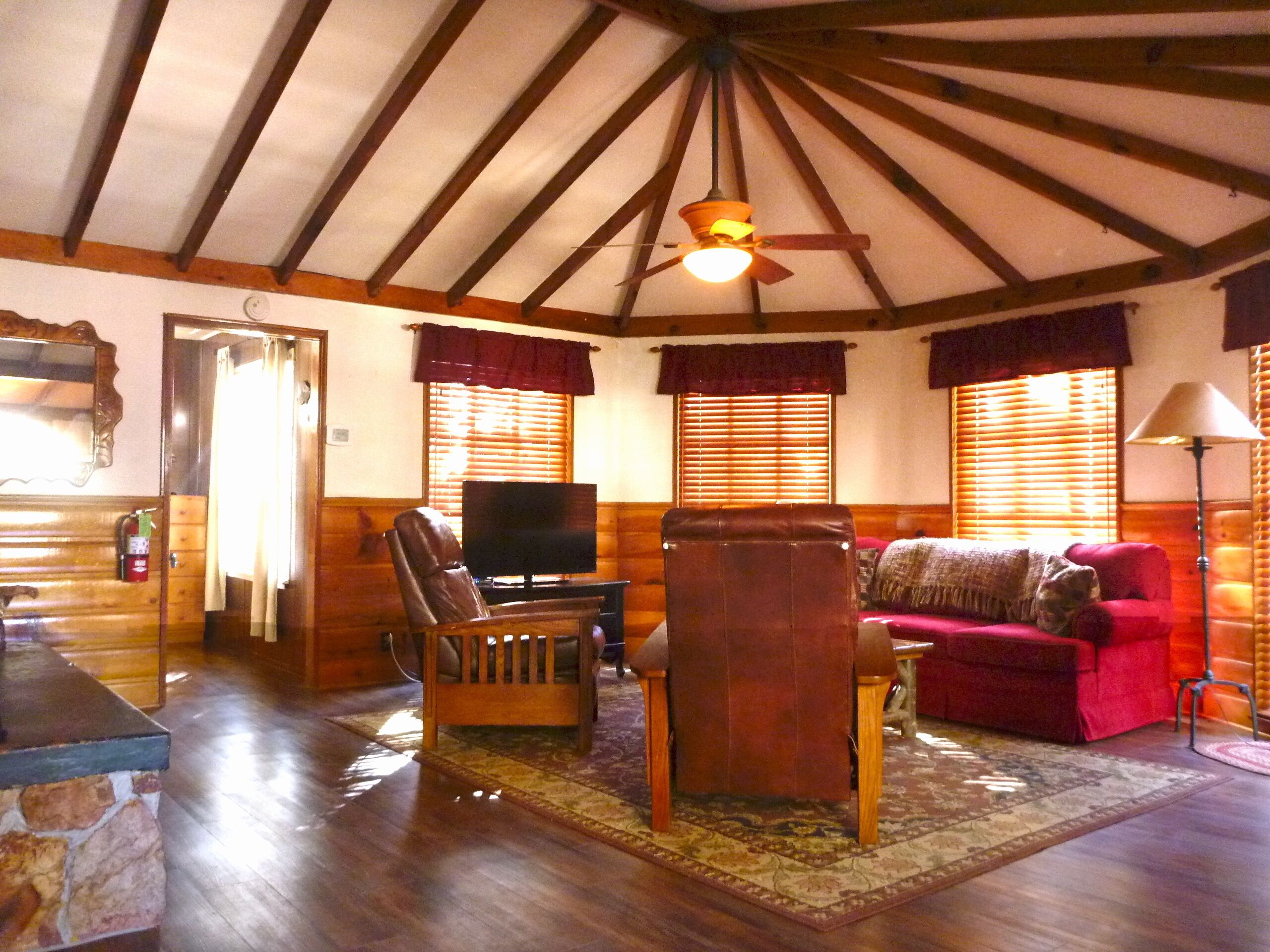 Mountain Retreat, Close To Ski Slopes, Snow Parks, Lake, Mountain Biking/Hiking