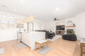 Smart TV, fireplace, DVD player