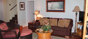 Lovely 2 bdr 2 bath condo in prestigious Paniolo Hale, 4min walk to Kepuhi Beach