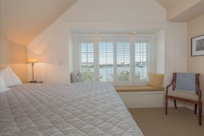 5 bedrooms, desk, iron/ironing board, travel crib - Rehoboth Beach Lake Front Private Pool Home Sleeps 12 (Rehoboth Beach)