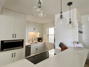 Private kitchen - Gulf House - Unit 304 2BR/2BA Condo ON THE BEACH in Gulf Shores - ALAVHR 514 (Gulf Shores)