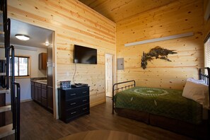 2 habitaciones, tabla de planchar con plancha y cuna de viaje 