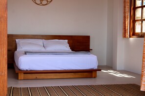 3 chambres, fer et planche à repasser, Wi-Fi gratuit, draps fournis