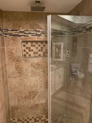 Combined shower/bathtub, hair dryer, towels, soap - Surfside Resort , Great Views, Huge Balcony (Destin)