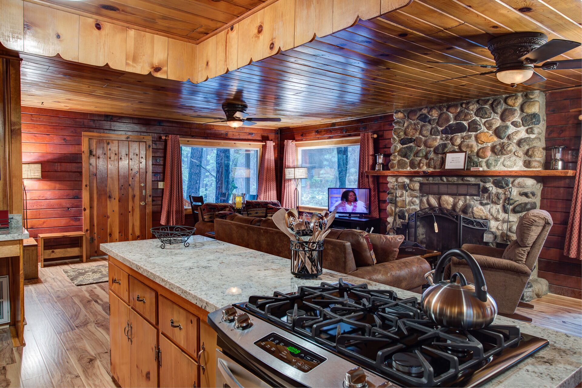 (74) Our Yosemite Getaway at The Redwoods In Yosemite