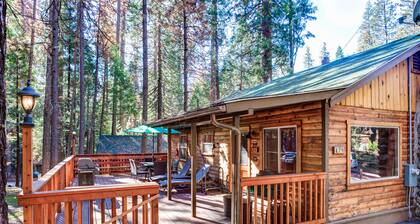 (74) Our Yosemite Getaway at The Redwoods In Yosemite