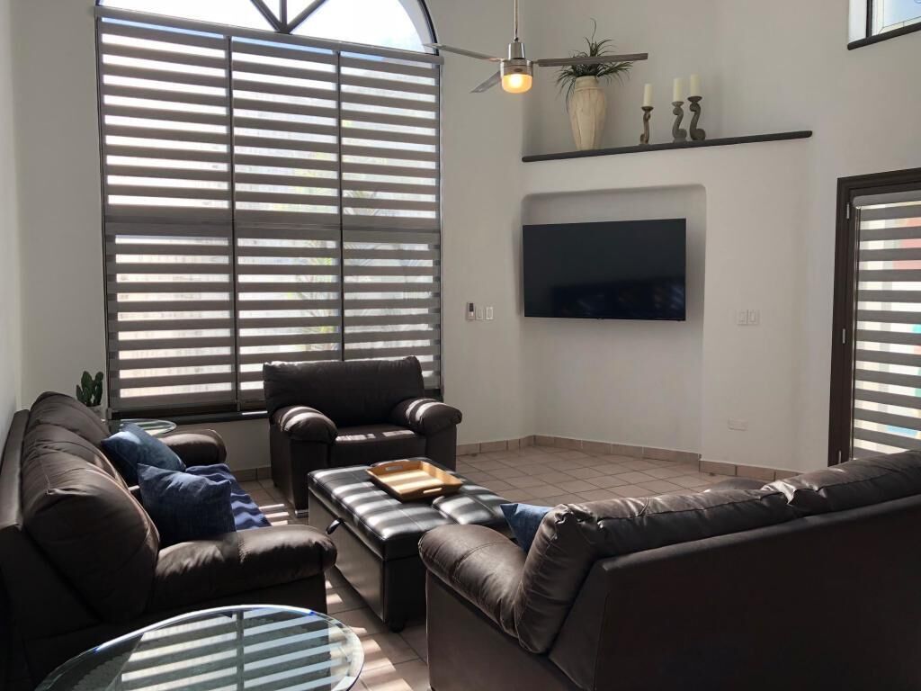 Casa Colibrí, a quiet oasis only a short stroll to downtown & marina