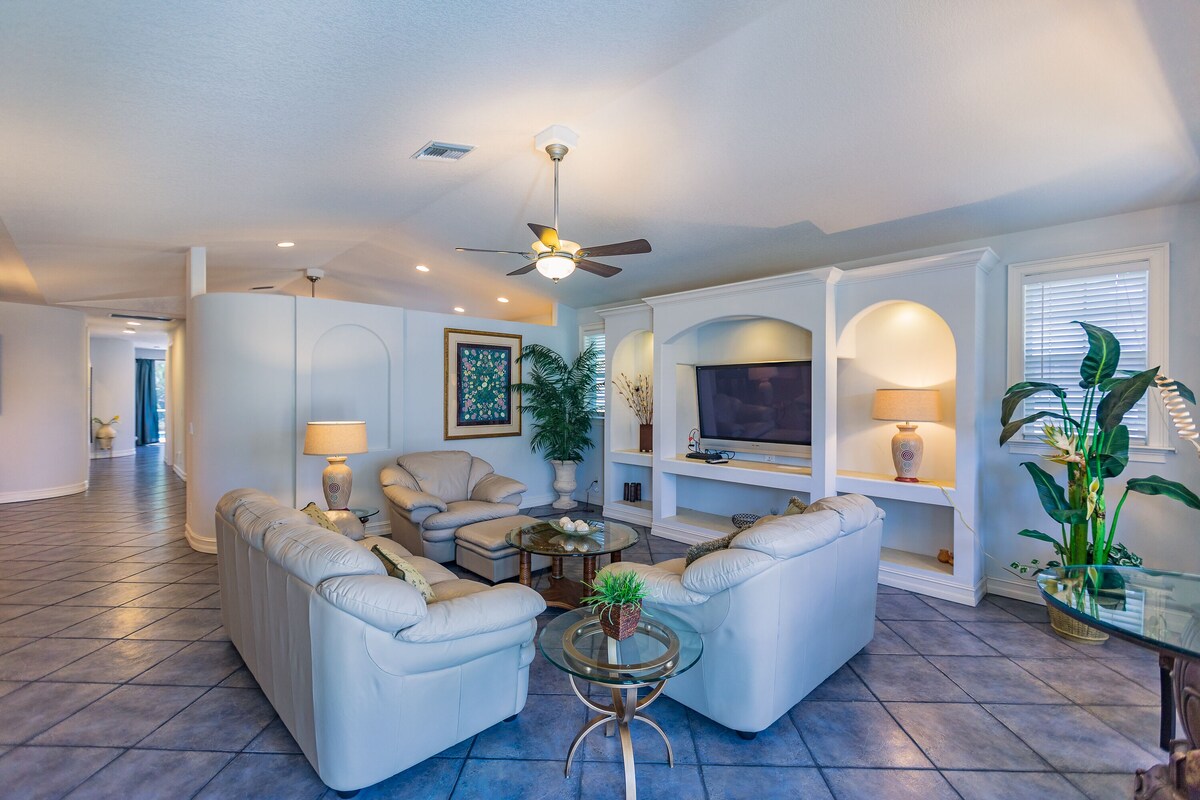 Photo 2 of Spacious & Luxurious.. Walk to beach..New Heated Pool