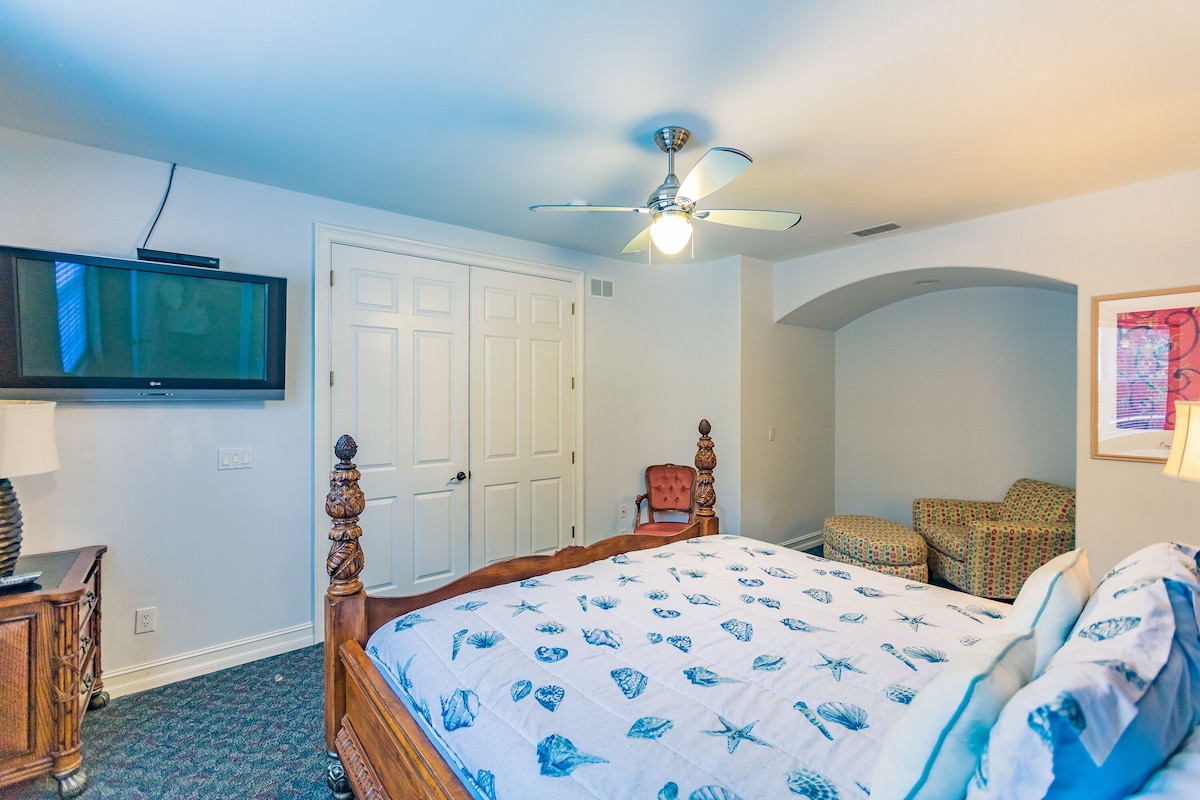 Photo 10 of Spacious & Luxurious.. Walk to beach..New Heated Pool