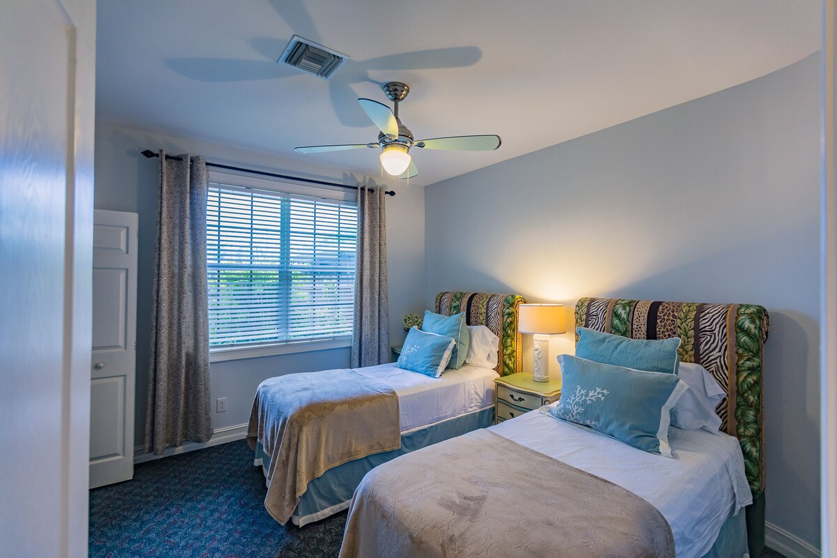 Photo 16 of Spacious & Luxurious.. Walk to beach..New Heated Pool